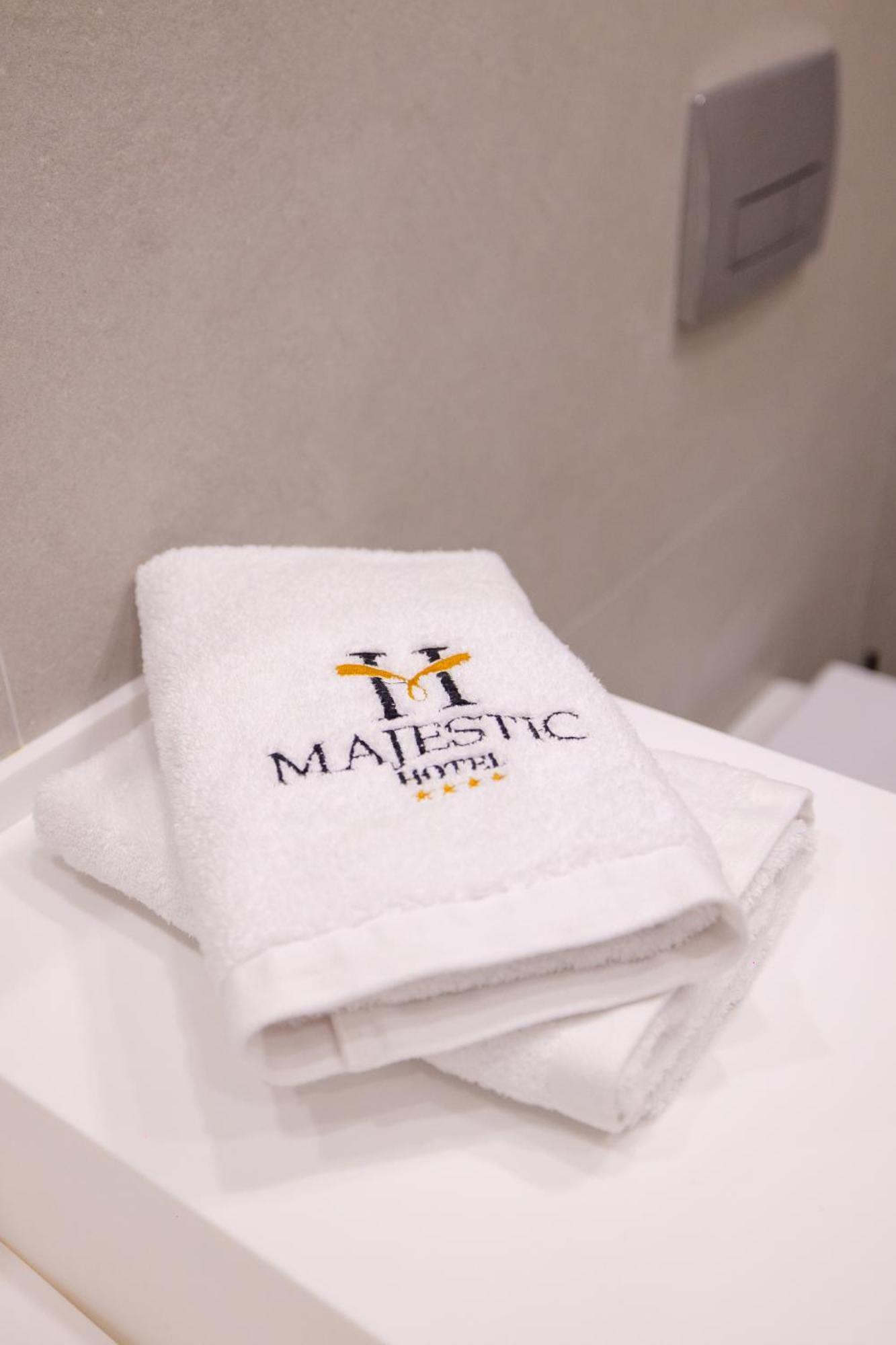 Hotel Majestic Radhime Exterior photo